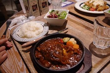 横浜ポルタにある肉カフェ「NICK STOCK」のランチ