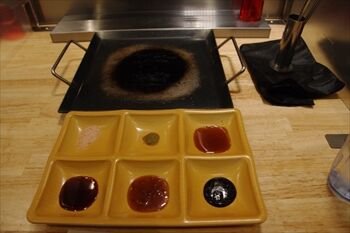横浜にあるハンバーグ専門店「花より、ハンバーグ」のタレ