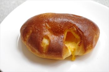 横浜日吉にあるパン屋「柿の木坂 キャトル」のパン
