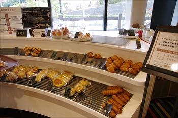 横浜上永谷にある洋菓子店「ストラスブール」の店内