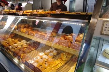 辻堂にあるパン屋「ビギー」の店内