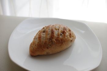 神奈川県久里浜にあるおいしいパン屋「zacro」のパン