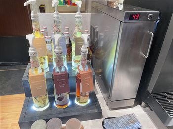 横浜センター北にある「イタリアン リゾート ペルティカ」の店内