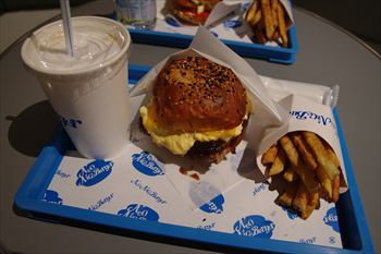 ���ͤߤʤȤߤ餤�ˤ����Neo Nice Burger�פΥϥ�С�����