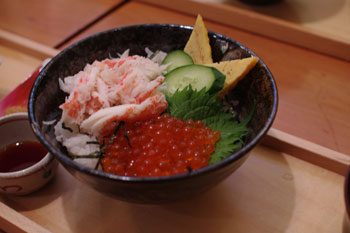 横浜関内にある食事処「北海道オホーツク 美幌食堂」の丼