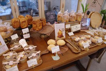 横浜元町にある洋菓子店「Maison Hestiā」の店内