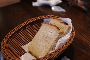 横浜みなとみらいにあるイタリアン「A16」のパン