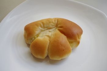 横浜大倉山にあるパン屋さん「パンデモモ」のパン