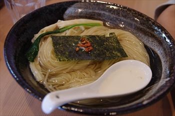 横浜鴨居にあるラーメン店「支那蕎麦屋 藤花」のつけ蕎麦