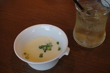 横浜西口にあるイタリアンのお店「ベジテーブル」のスープ