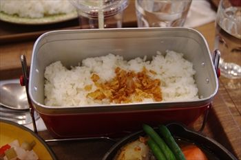 横浜元町にあるスープカレー専門店「アルペンジロー」のライス