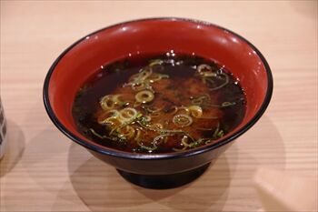 横浜にある寿司居酒屋「杉玉」の