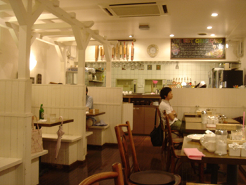 横浜元町「ザ・ベスト・チーズケークス」の店内