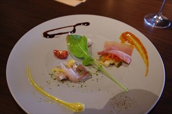 横浜新山下にあるイタリアン「リジャーナル」の前菜