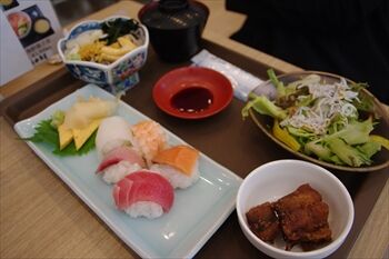 横浜桜木町にある定食屋「かねせい」のランチ