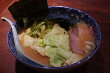 横浜子安のおいしいラーメン店「とんぱた亭」のラーメン