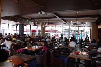 シュラスコ専門店「RIO GRANDE GRILL(リオ グランデ グリル)」の店内