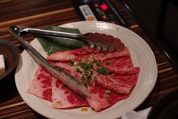 横浜元町にある焼肉屋さん「食彩和牛 しげ吉」のお肉