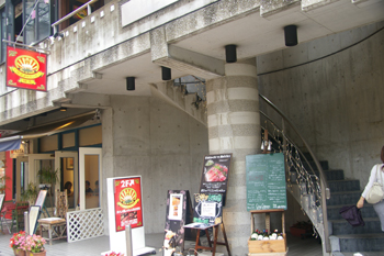 横浜元町の「豚王ダイニング横濱」の入り口