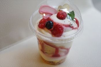 ららぽーと横浜にある「ベビー モンシェール カフェ」のスイーツ