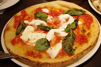 横浜みなとみらいにあるイタリアン「A16」のピザ