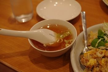 横浜岸根公園にある中華料理屋「龍園」のスープ