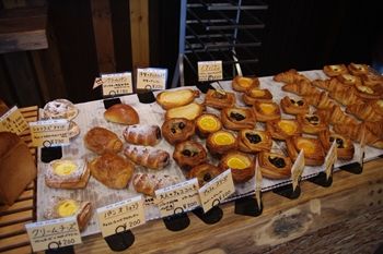 横浜センター南にあるパン屋さん「ベーカリー 南」の店内
