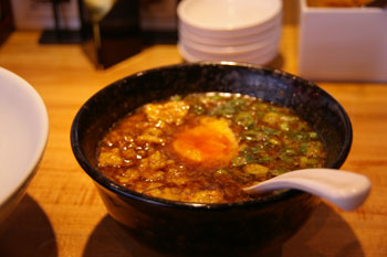 横浜西口のラーメン店「博多 一風堂」のつけ麺