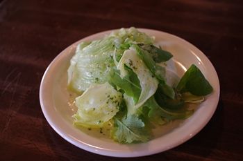横浜鴨居にあるカフェ「PLANTA ALTA」のサラダ