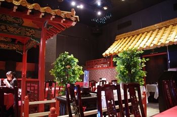 横浜中華街の「金香楼」の店内
