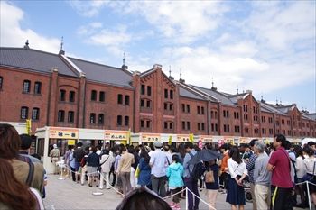 横浜赤レンガ倉庫の宇都宮餃子祭り