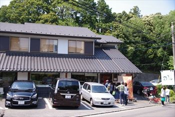 横浜長津田にあるパン屋「ブーランジェリー ニコ」の外観