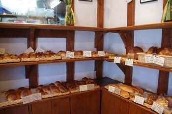 横浜金沢文庫にあるパン屋さん「ペペルル」の店内