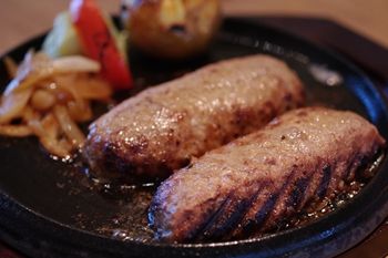 横浜青葉台にある「ハンバーグファクトリー」のハンバーグ