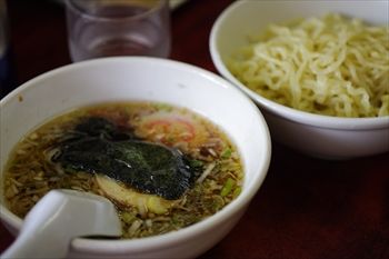 横浜仲町台にあるラーメン店「白河中華そば」のもりそば