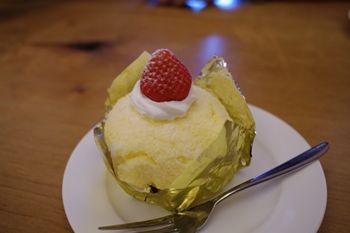 横浜美術館にあるカフェ「Cafe 小倉山」のケーキ