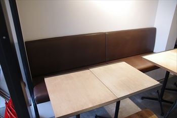 葉山にあるパン屋「ダブルサンドイッチファクトリー」の店内