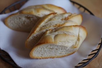 横浜妙蓮寺にあるイタリアンレストラン「レストラン ブー」のパン
