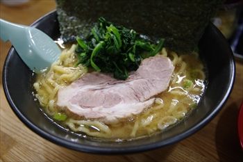 横浜にある家家ラーメンのお店「せんだい」のラーメン