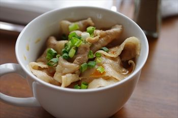 葉山にあるラーメン店「一酵や葉山」の豚バラ飯