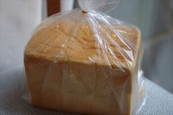 マルイシティ横浜で限定出店中の食パン専門店「ドンパン」の食パン