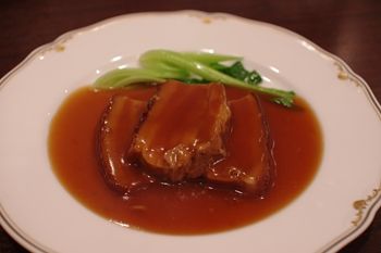 横浜中華街にある中華料理店「翡翠楼新館」のランチ