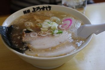 栃木県佐野市にあるラーメン店「麺屋 ようすけ」のラーメン