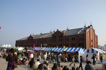 横浜赤レンガ倉庫の「全国ふるさとフェア2009」