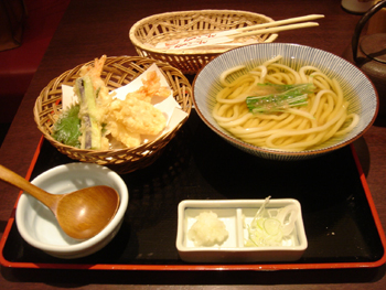 うどん屋「ゑべっさん」の天ぷらうどん
