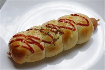 横浜石川町にあるパン屋「よつばベーカリー」のパン