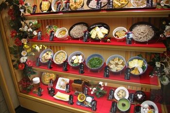 新横浜にあるそば屋「小諸そば」の外観