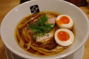 横浜大口にあるラーメン店「中華そば 高野」のラーメン
