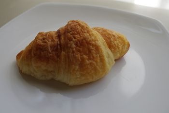 横浜日ノ出町にあるパン屋「YOHO(ヨーホー)」のパン