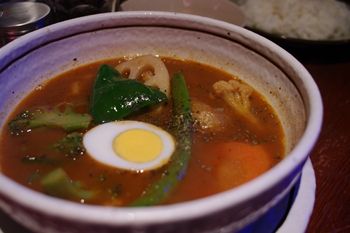 横浜馬車道にあるスープカレーのお店「らっきょ」のスープカレー